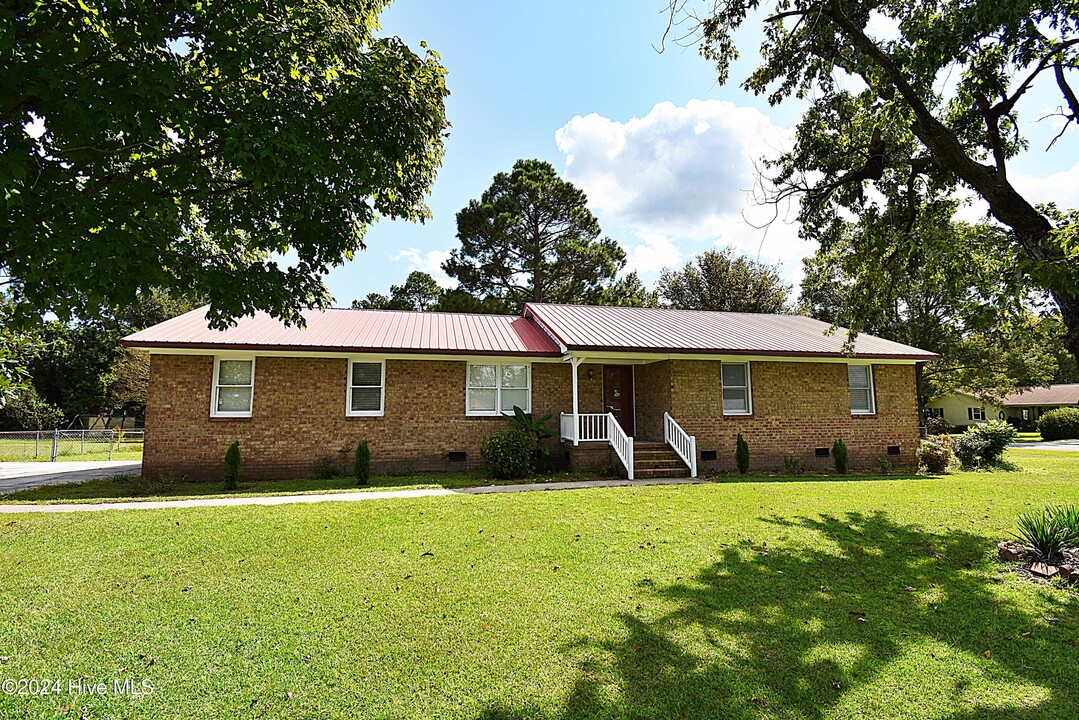 4105 Homestead Dr in New Bern, NC - Foto de edificio