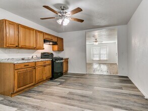 1121 Bellevidere Dr in Oklahoma City, OK - Building Photo - Building Photo