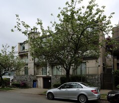 1040 W 7th Ave in Vancouver, BC - Building Photo