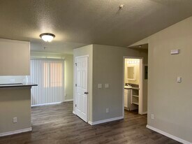 East Stark Apartments in Portland, OR - Building Photo
