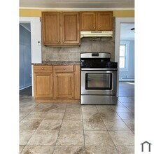 4 Sherman St-Unit -2 in Peabody, MA - Building Photo - Building Photo