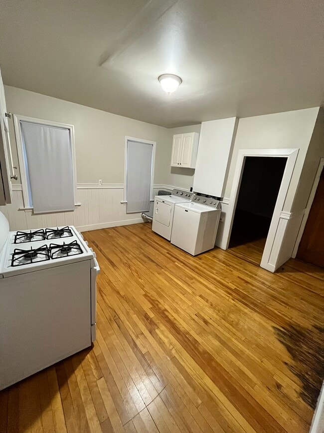 22 Derby St in Worcester, MA - Foto de edificio - Building Photo