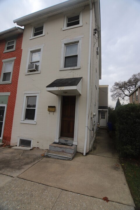 309 E 6th Ave in Conshohocken, PA - Building Photo
