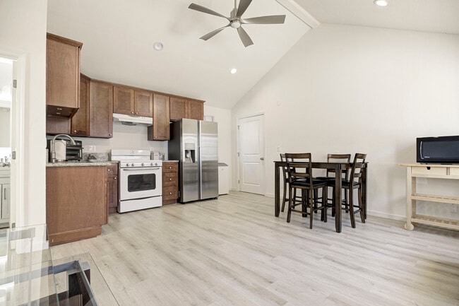 1444 Bruce Ave in Glendale, CA - Building Photo - Building Photo