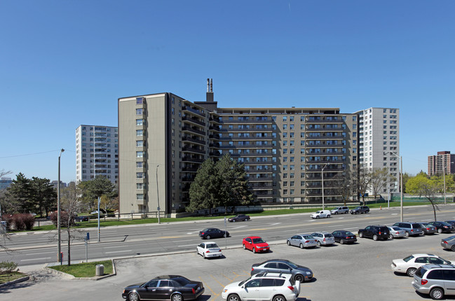 Royal Hill in Toronto, ON - Building Photo - Building Photo