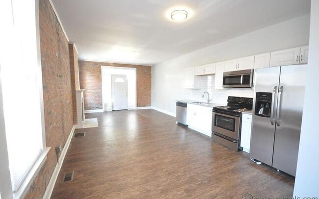 71 E Gates St, Unit 2