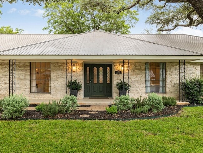 property at 2300 Toulouse Dr