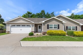 Redwood Newark in Newark, OH - Foto de edificio - Building Photo