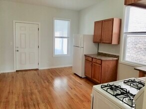 4142 W Kamerling Ave-Unit -2 in Chicago, IL - Building Photo - Building Photo