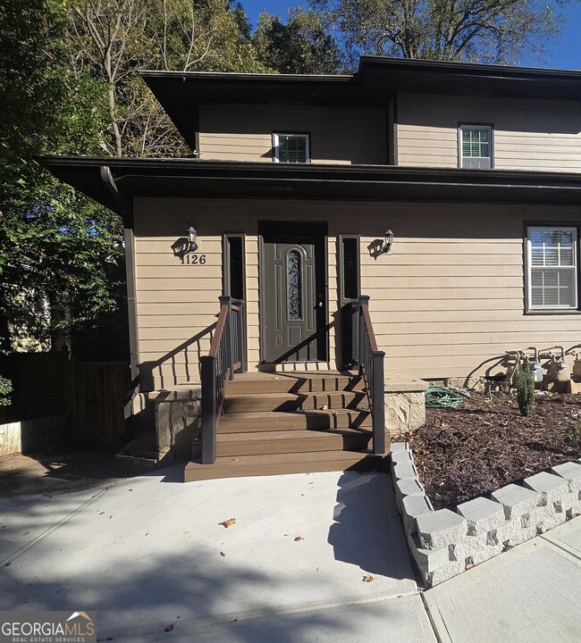 property at 1126 Briarcliff Pl NE