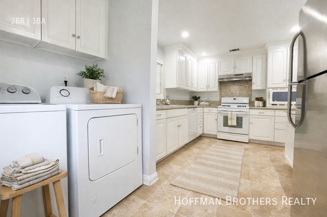 806 N Las Palmas Ave in Los Angeles, CA - Building Photo - Building Photo