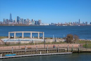 109 Shearwater Ct E in Jersey City, NJ - Building Photo