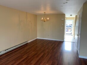 32 Oakwood Dr in Rouses Point, NY - Building Photo - Building Photo