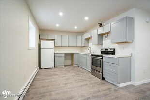 701 Bragaw St in Anchorage, AK - Building Photo