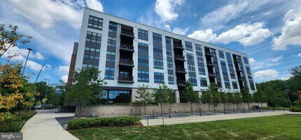 1761 Old Meadow Rd in McLean, VA - Building Photo - Building Photo