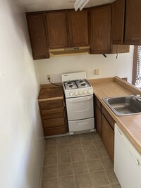 1316 Summers Ln, Unit 1316 in Klamath Falls, OR - Foto de edificio - Building Photo