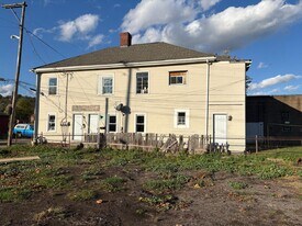 255 S 5th St in Steubenville, OH - Building Photo