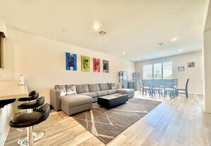 14416 Plum Ln, Unit Apt 2 in Gardena, CA - Building Photo