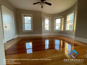 216 Hope St, Unit 2 in Fall River, MA - Building Photo - Building Photo