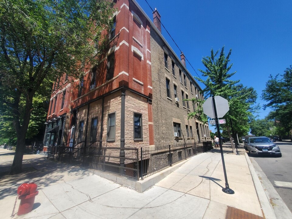 1434 W Blackhawk St, Unit 1R in Chicago, IL - Building Photo