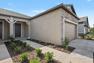 18228 Pleasantview Blvd in Land O Lakes, FL - Foto de edificio - Building Photo