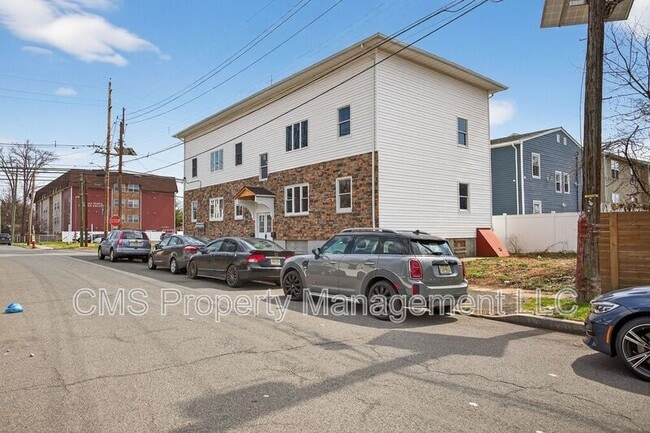 378 Grand St in Roselle, NJ - Foto de edificio - Building Photo