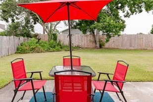 9520 Brentwood Blvd in Navarre, FL - Building Photo