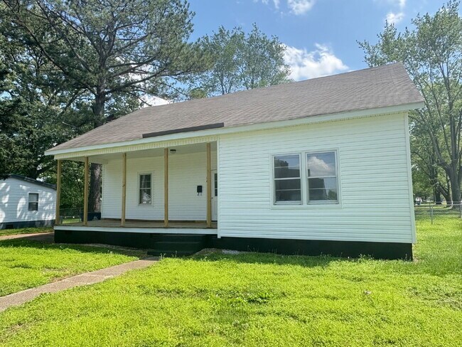 201 K St in Martin, TN - Building Photo - Building Photo