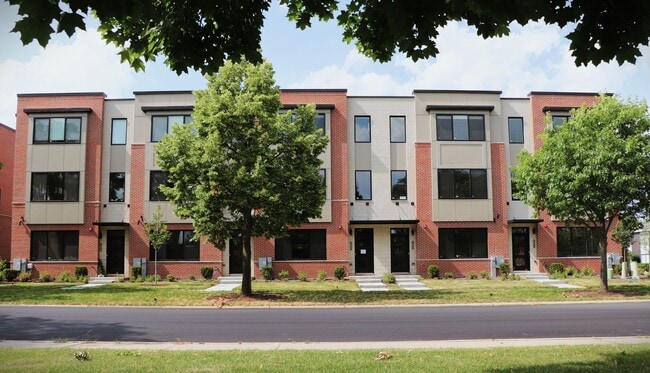 Lions Park Row in Mount Prospect, IL - Building Photo - Building Photo