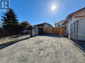 217 Lebleu St in Coquitlam, BC - Building Photo - Building Photo