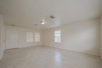 2927 Steelhead Dr in Houston, TX - Building Photo - Building Photo