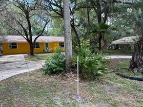 110 Park St in Inglis, FL - Building Photo - Building Photo