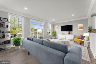 10541 Hinton Wy in Manassas, VA - Building Photo - Building Photo