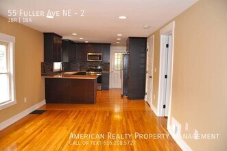 55 Fuller Ave NE in Grand Rapids, MI - Building Photo - Building Photo
