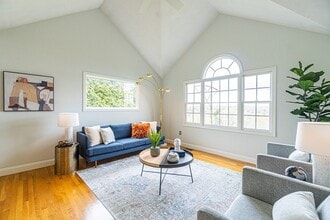 32 Waltham St in Woburn, MA - Building Photo - Building Photo