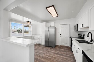 6378 Streamview Dr in San Diego, CA - Building Photo - Building Photo