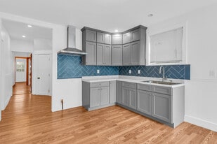 127 Maple Ave, Unit 1st Floor in Rye, NY - Building Photo