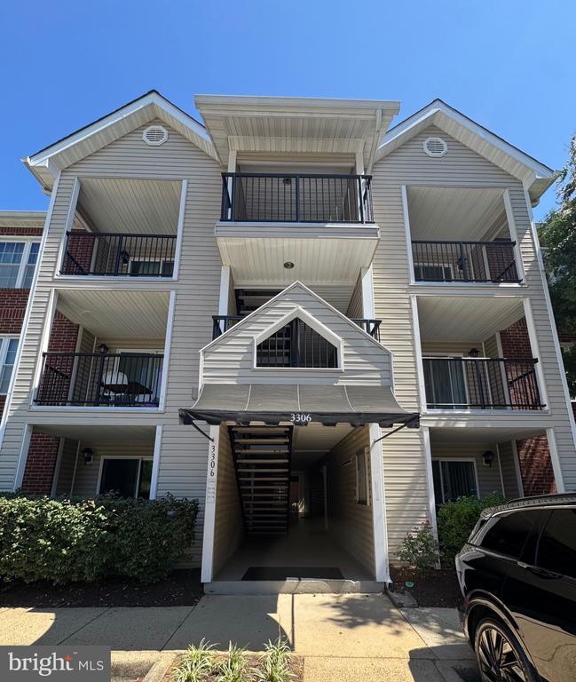 property at 3306 Wyndham Cir