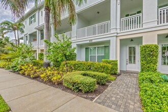 7089 Edison Pl in Palm Beach Gardens, FL - Building Photo - Building Photo