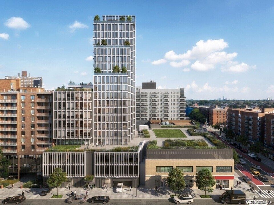 136-18 Maple Ave in Queens, NY - Building Photo