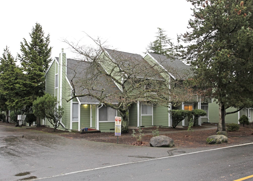 Cedar Terrace Apartments in Newberg, OR - Building Photo