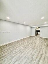 3064 Riverside Dr in Coral Springs, FL - Building Photo - Building Photo