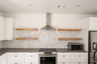 2709 E 5th St. in Austin, TX - Building Photo - Building Photo