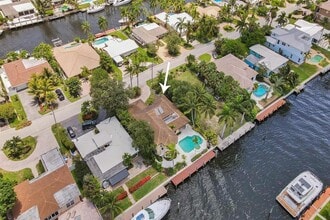 2484 SE 12th St in Pompano Beach, FL - Building Photo - Building Photo