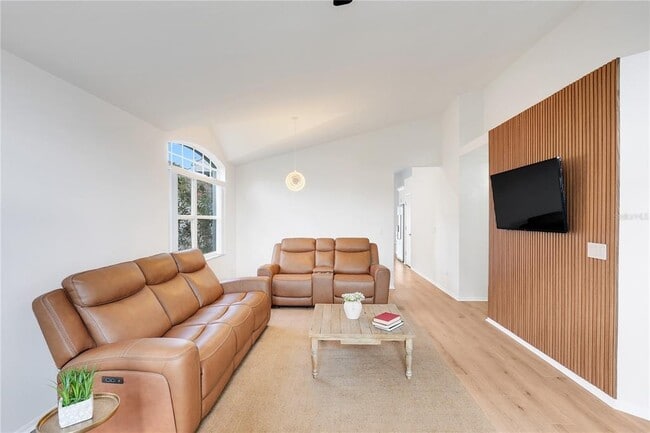 203 Lake Davenport Estates Dr in Davenport, FL - Building Photo - Building Photo