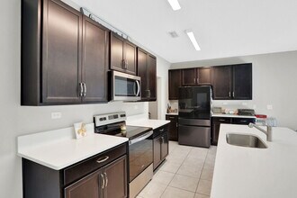 12517 Creekside Mnr Dr in Jacksonville, FL - Building Photo - Building Photo
