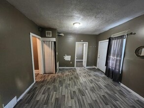 2033 W 98th St in Cleveland, OH - Building Photo - Building Photo