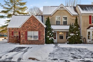 41 Van Pelt Ct in East Brunswick, NJ - Building Photo