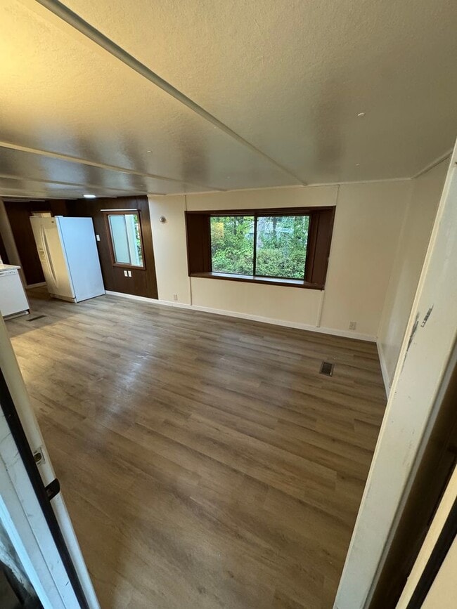 4930 NE Dawn Ln in Dayton, OR - Building Photo - Building Photo