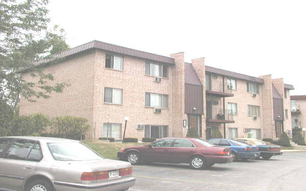 Countryside Apartments in Mount Prospect, IL - Building Photo